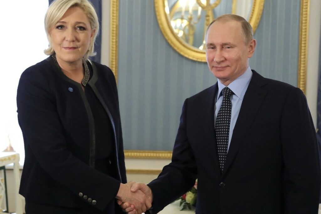 Photo de Le Pen et Poutine